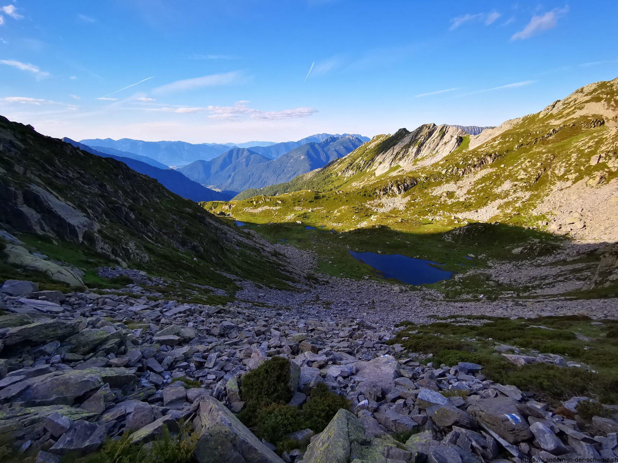 Via Alta Vallemaggia – Alpe Spluga Hütte zum Rifugio Tomeo* - Wandern ...